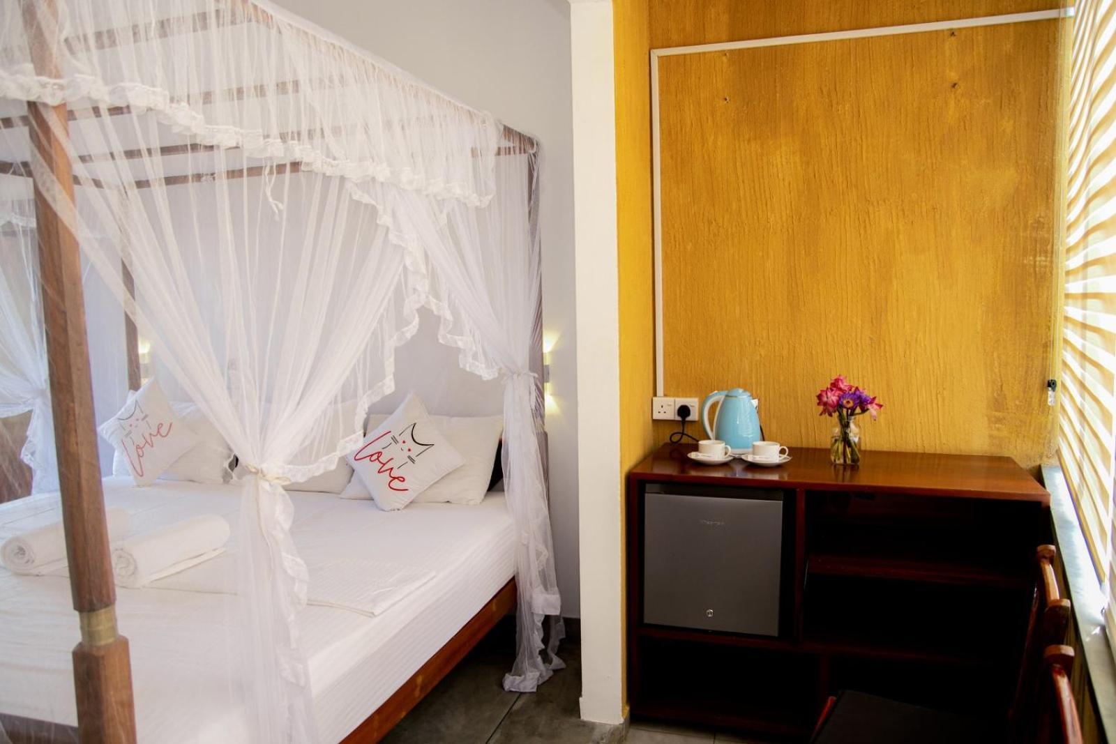 Coconut Style Restaurant & Milinda Guest Hotel Унаватуна Екстериор снимка