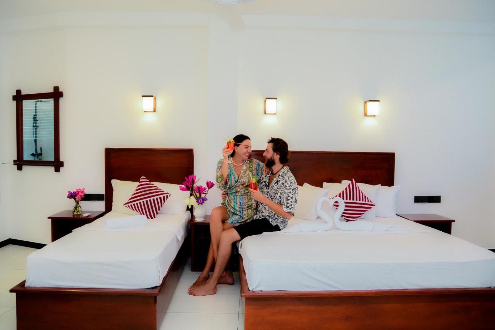 Coconut Style Restaurant & Milinda Guest Hotel Унаватуна Екстериор снимка