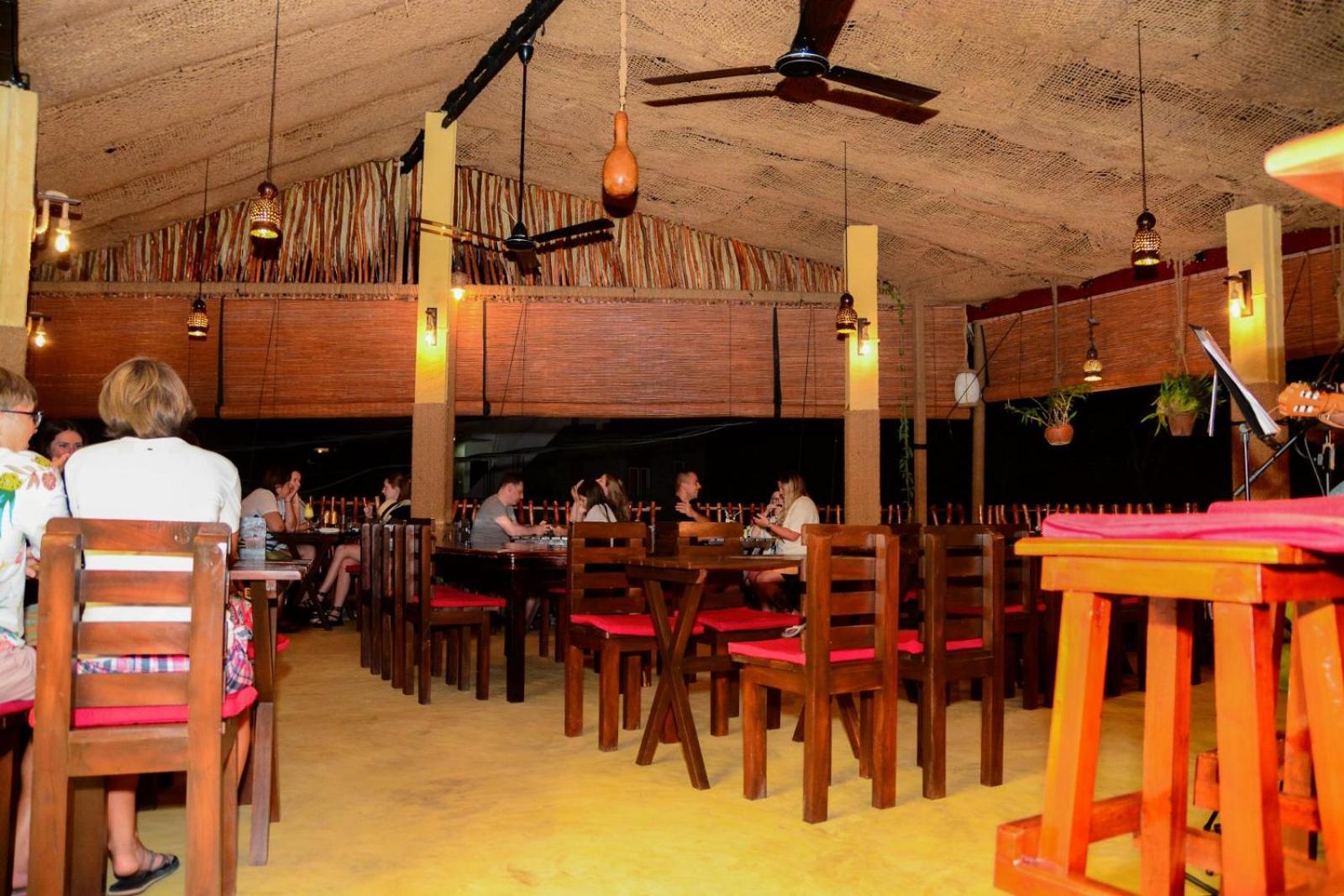Coconut Style Restaurant & Milinda Guest Hotel Унаватуна Екстериор снимка